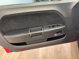 DODGE CHALLENGER SRT8