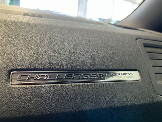 DODGE CHALLENGER SRT8