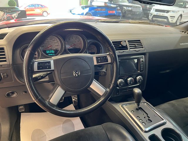 DODGE CHALLENGER SRT8