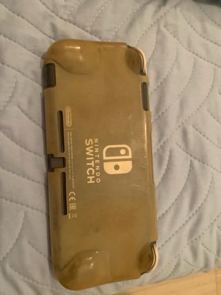 Nintendo Switch Lite con custodia protettiva