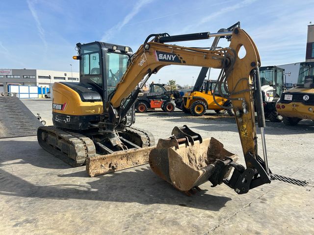 MINIEXCAVADORA SANY SY50U