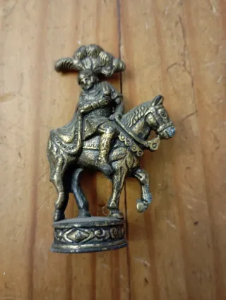 Miniatura em bronze - figura masculina