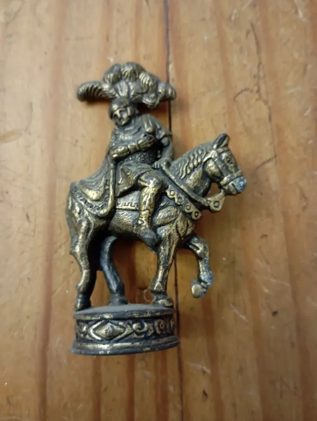 Miniatura em bronze - figura masculina