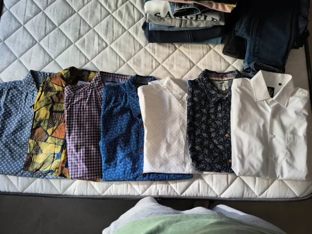 Lote Ropa Hombre de varias marcas.