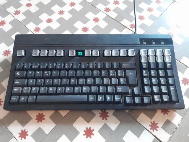Teclado de ordenador negro