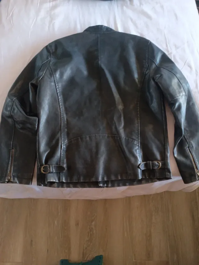 Chaqueta polipiel marrón