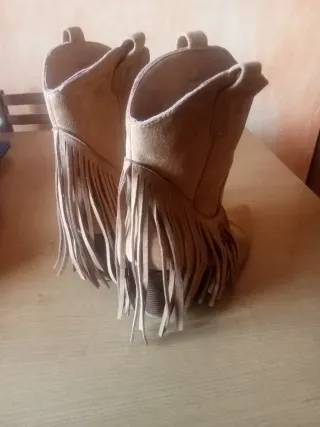 Botas camperas ante beige talla 39