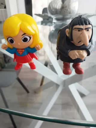 Lote de figuras y juguetes varios