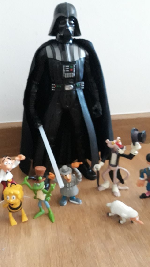 Lote de muñecos variados para jose lui