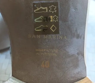 Botines Beige con Detalles Calados