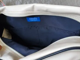 Bolso Adidas blanco y rojo