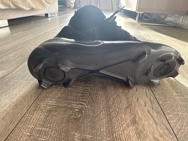 Botas de fútbol Nike negras Talla 42,5 CYCLONE 360