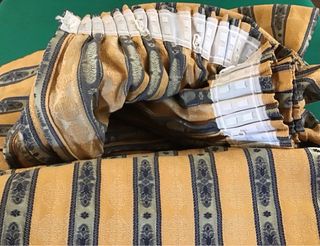 Tenda pregiata tessuto a righe oro