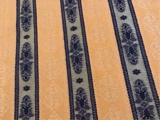 Tenda pregiata tessuto a righe oro