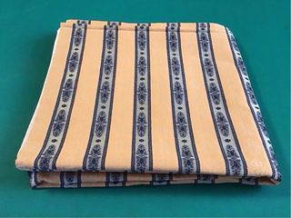 Tenda pregiata tessuto a righe oro