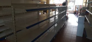 Estanterías metálicas tienda bazar varias medidas.