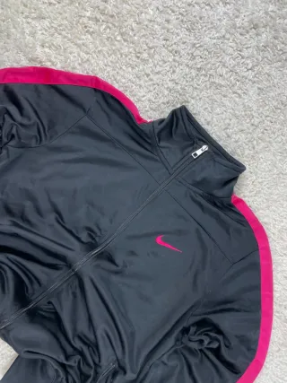 ¡¡OFERTA!! Talla XL Chaqueta Nike Negra y Rosa