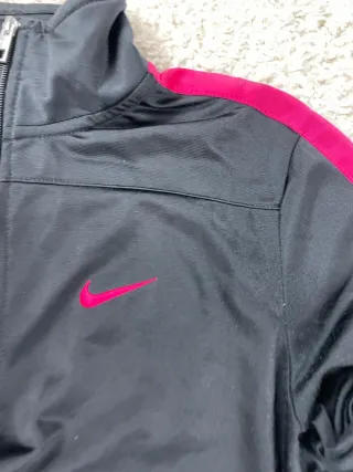 ¡¡OFERTA!! Talla XL Chaqueta Nike Negra y Rosa