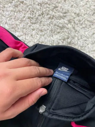 ¡¡OFERTA!! Talla XL Chaqueta Nike Negra y Rosa