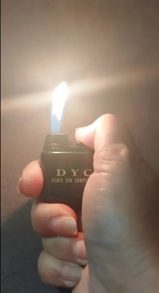 Accendino DYC verde scuro