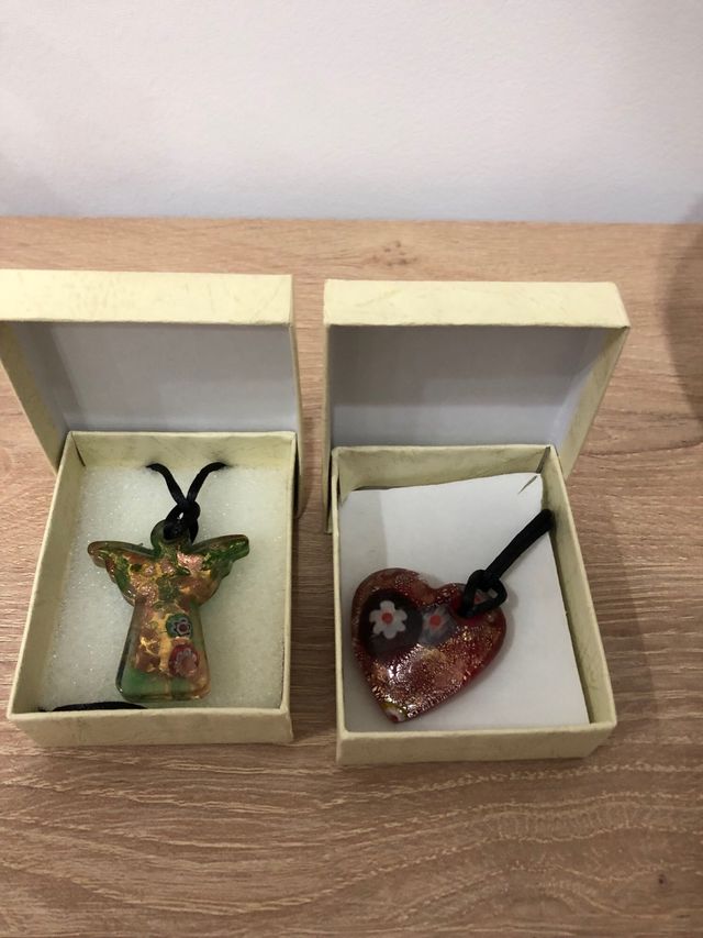 2 collane con ciondolo in Murano . cuore e Angelo