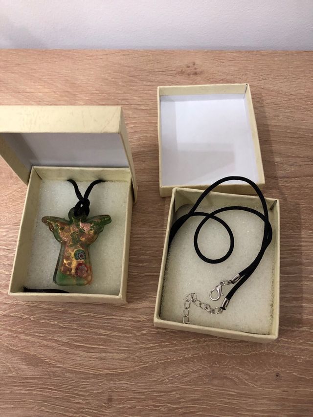 2 collane con ciondolo in Murano . cuore e Angelo