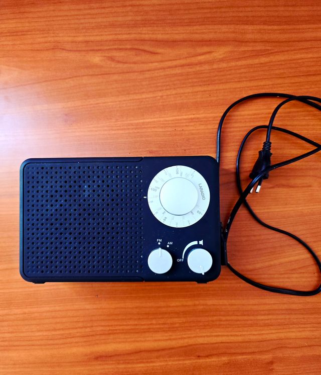 Radio portátil negra