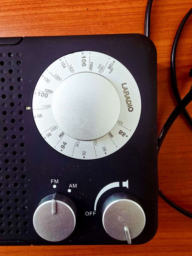 Radio portátil negra