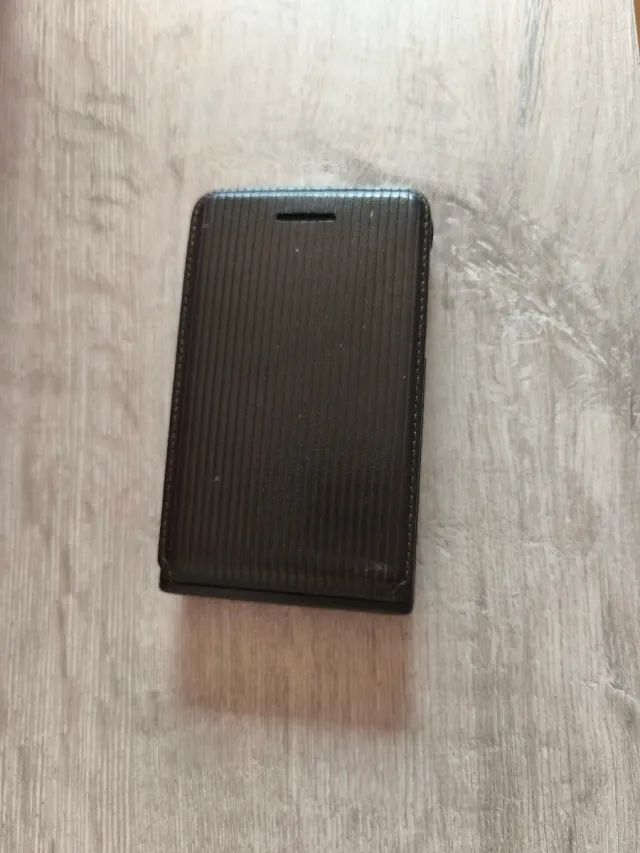 Teléfono Giorgio Armani Vintage Negro