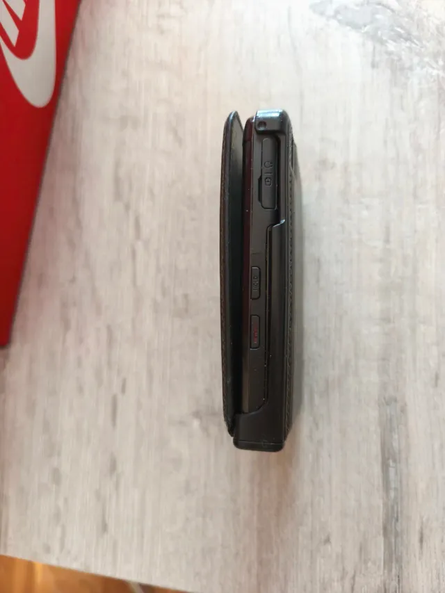 Teléfono Giorgio Armani Vintage Negro