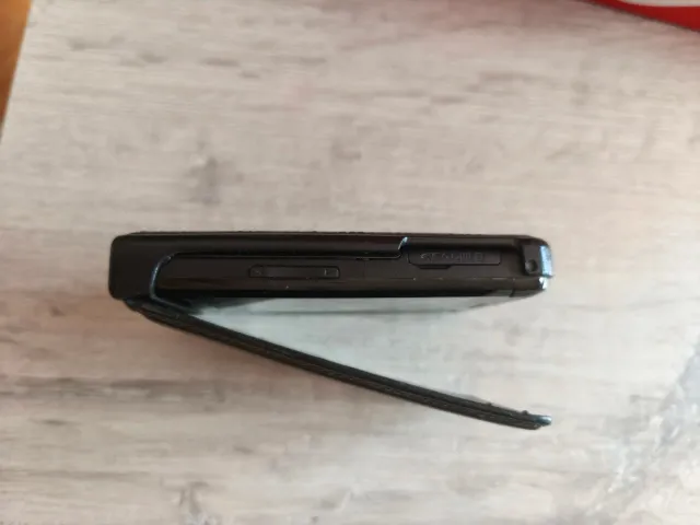 Teléfono Giorgio Armani Vintage Negro