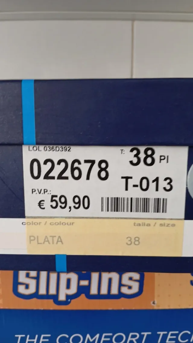 Tacones plateados con pedrería