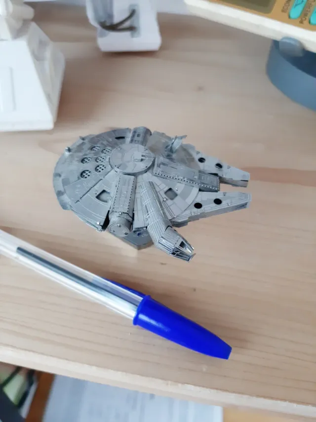 Maqueta Halcón Milenario Metal