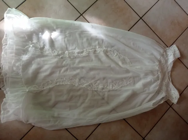 Camicia da notte bianca con pizzo