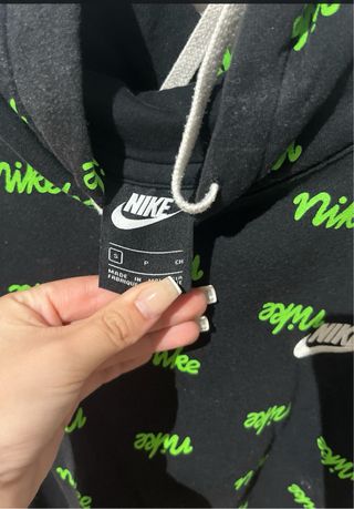 Sudadera Nike Negra con Logo Repetido