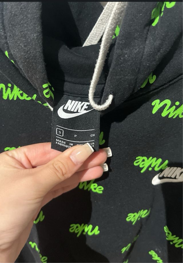 Sudadera Nike Negra con Logo Repetido