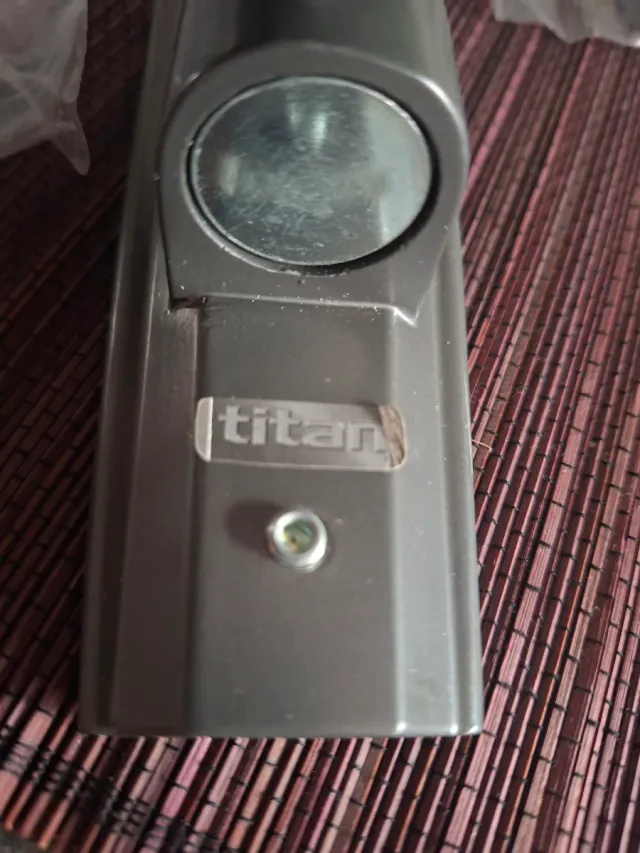 Supporto TV Titan Orientabile