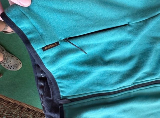 Sudadera Riverside Negra y Turquesa