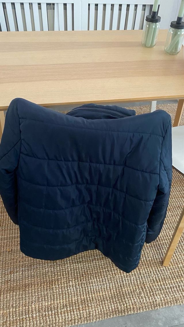 Abrigo azul marino acolchado talía S marca Cedosce