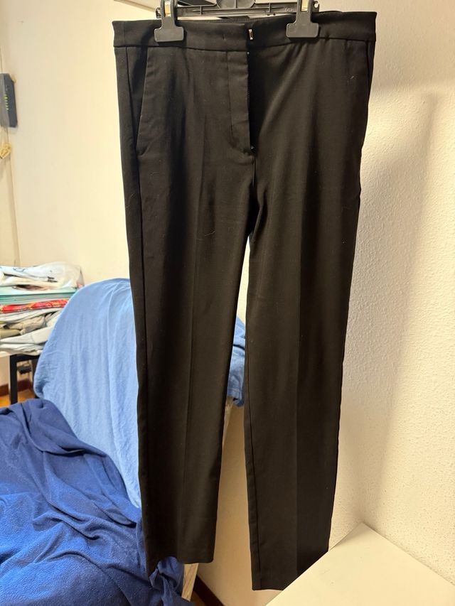 Pantalón pitillo negro