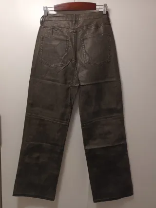Pantalón efecto piel Pull&Bear Talla 38