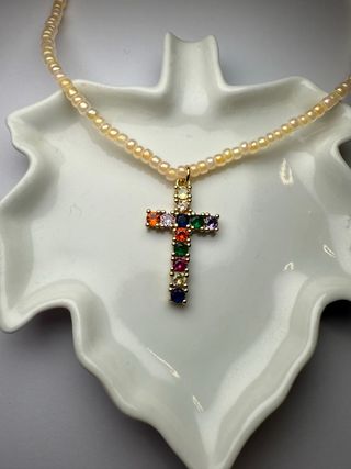 Collar Cruz Perlas Multicolor