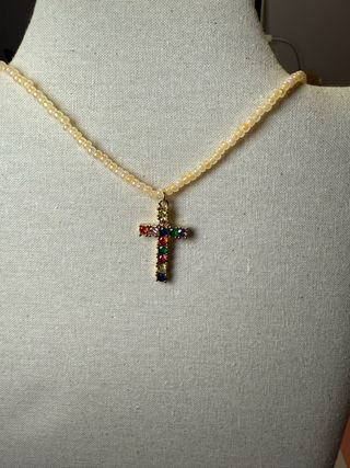 Collar Cruz Perlas Multicolor