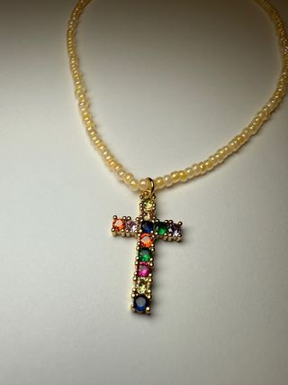 Collar Cruz Perlas Multicolor