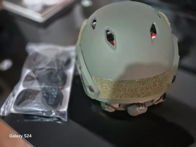 Casco táctico militar verde