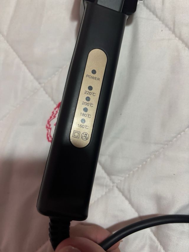 Plancha de pelo negra sin usar