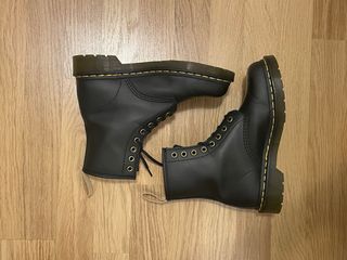 Botas Dr. Martens Talla 38 Veganas. casi nuevas