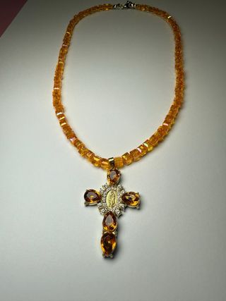 Collar Cruz Perlas Doradas y Marrones