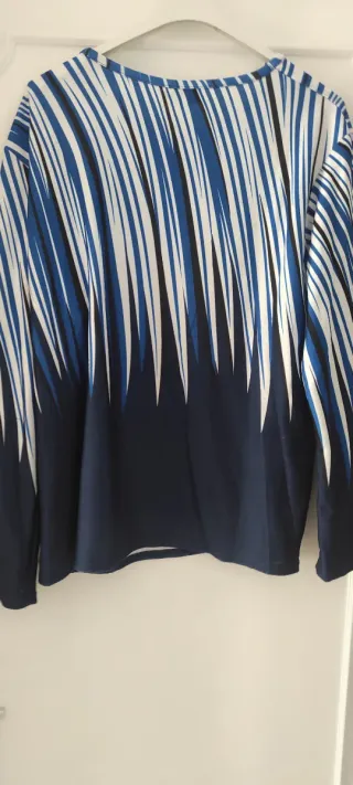 Maglietta donna fantasia righe blu e bianche