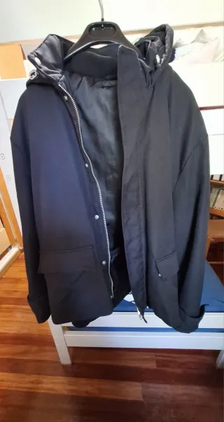 Parka negra hombre